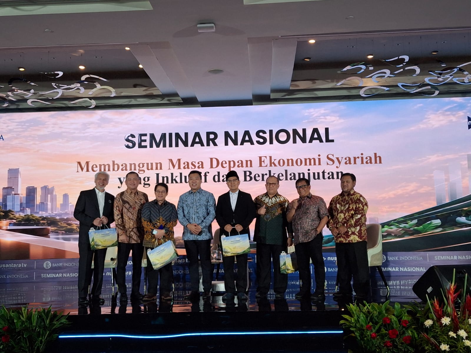 Kiai Cholil Nafis Dorong Ekosistem Syariah Bertransformasi dari Konsumen Menjadi Produsen